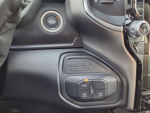 New 2026 RAM 2500 Laramie AWD/4WD image 8