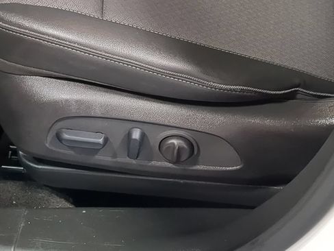 Used 2023 Buick Encore GX Select AWD/4WD image 21