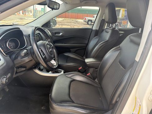 Used 2018 Jeep Compass Latitude image 10