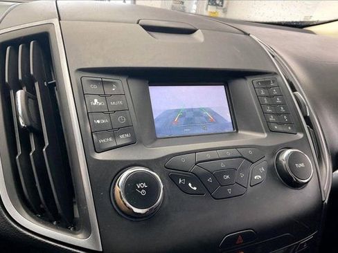 Used 2016 Ford Edge SE image 23