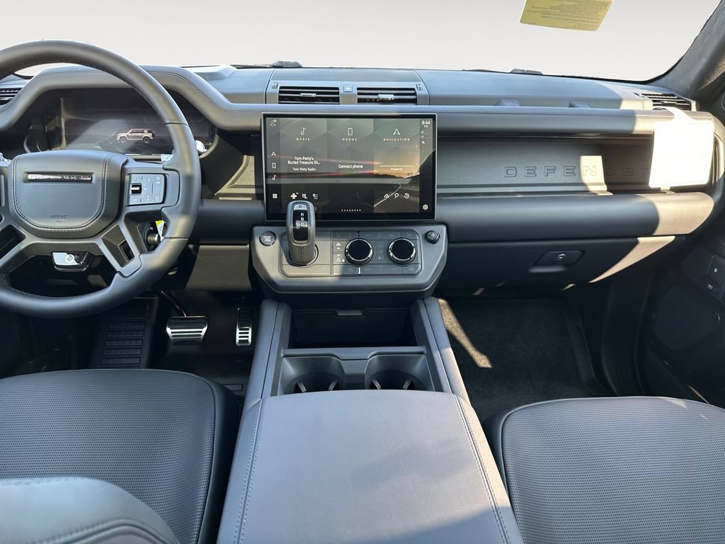 New 2026 Land Rover Defender 110 OCTA AWD/4WD image 11