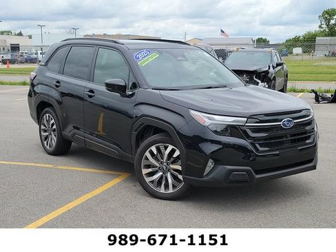 Used 2025 Subaru Forester Touring AWD/4WD image 1