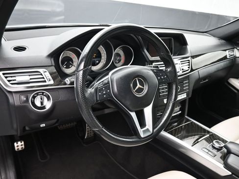 Used 2016 Mercedes-Benz E 350 Sedan w/ Premium Package image 13