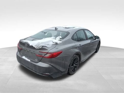 Used 2025 Toyota Camry SE image 5