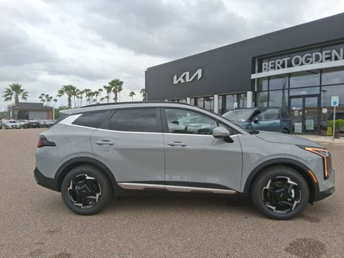 New 2026 Kia Sportage EX FWD image 3