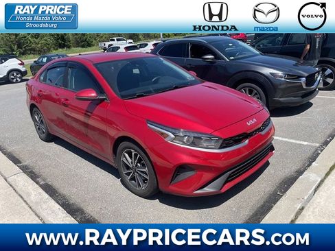 Used 2023 Kia Forte LXS w/ LXS Technology Package FWD image 1