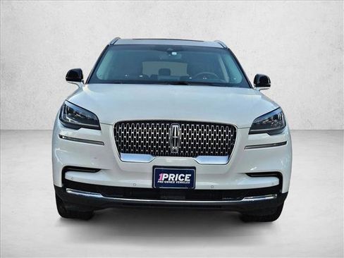 Used 2023 Lincoln Aviator Reserve w/ Equipment Group 201A image 2