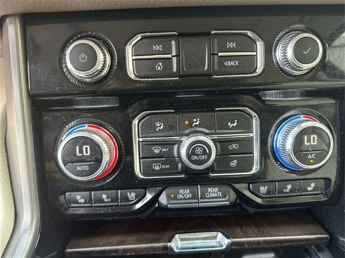 Used 2023 GMC Yukon XL Denali w/ Denali Reserve Package image 20