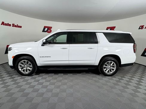 Used 2023 Chevrolet Suburban Premier RWD image 3