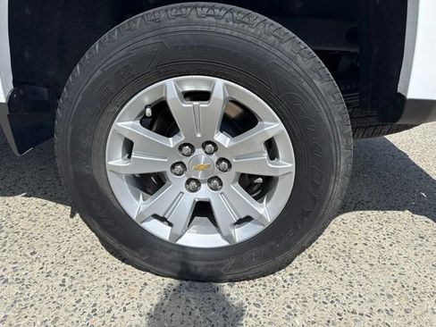 Used 2021 Chevrolet Colorado LT AWD/4WD image 9