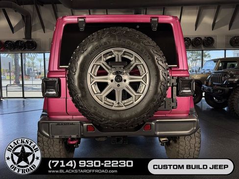Used 2022 Jeep Wrangler Unlimited Sahara w/ Cold Weather Group AWD/4WD image 16