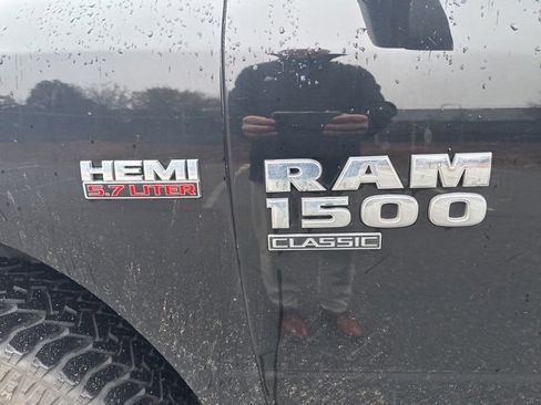 Used 2019 RAM 1500 Classic SLT image 10