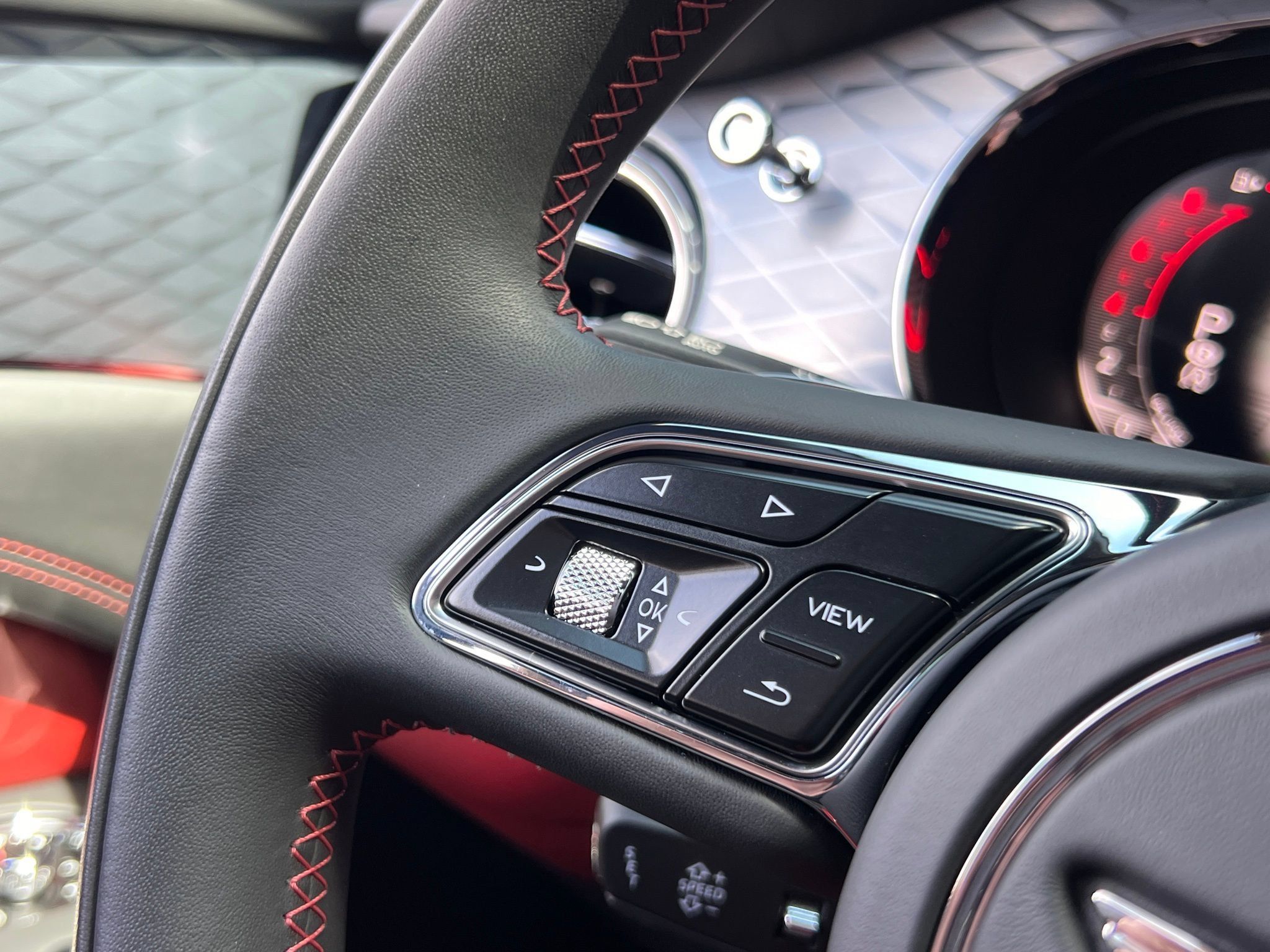 Certified 2024 Bentley Bentayga AWD/4WD image 30