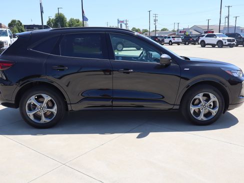 Used 2024 Ford Escape ST-Line w/ Tech Pack #1 AWD/4WD image 4