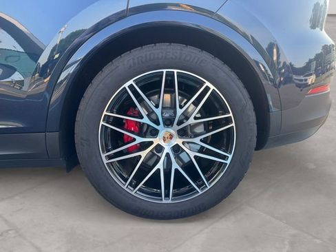 Used 2026 Porsche Cayenne S AWD/4WD image 14