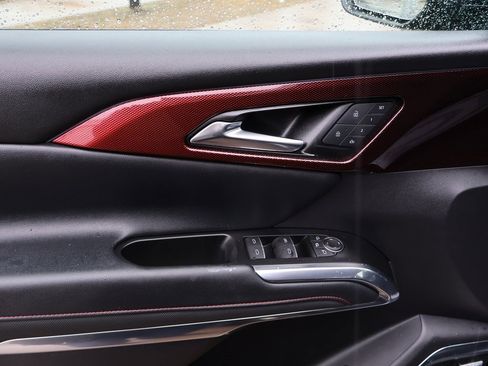 Certified 2024 Chevrolet Traverse RS image 25