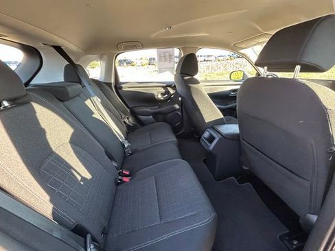 Used 2025 Honda HR-V LX image 17