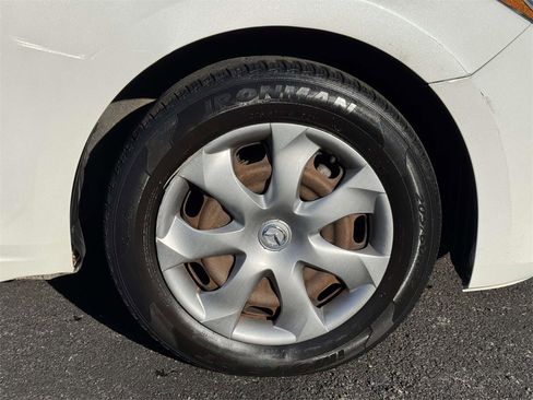 Used 2014 MAZDA MAZDA3 i Sport image 25