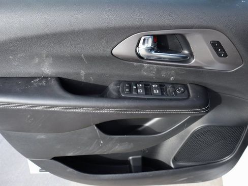 New 2026 Chrysler Pacifica Select FWD image 15