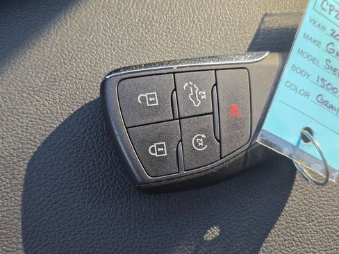 Used 2025 GMC Sierra 1500 SLT RWD image 28