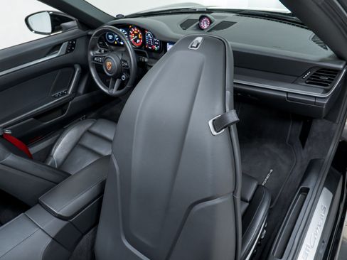 Certified 2020 Porsche 911 Carrera S image 28