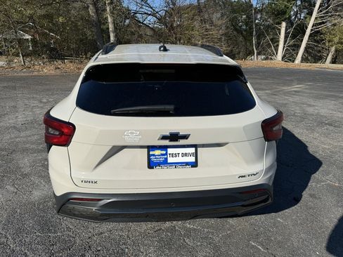New 2026 Chevrolet Trax ACTIV w/ Sunroof Package image 4