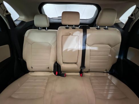 Used 2020 Ford Edge SE image 25