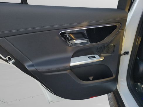 Certified 2026 Mercedes-Benz GLC 300 image 7