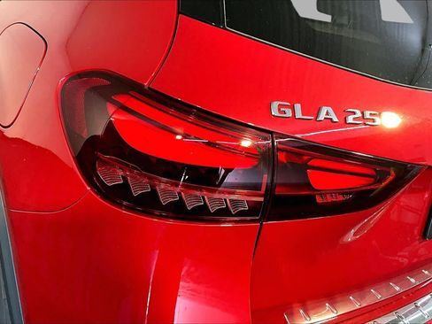 New 2026 Mercedes-Benz GLA 250 4MATIC image 5