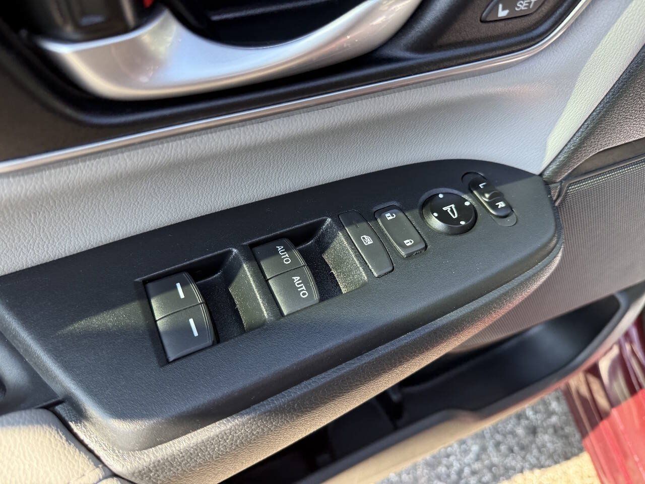 Used 2017 Honda CR-V Touring image 14
