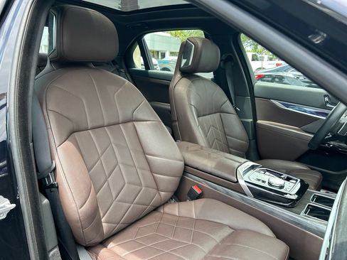 Used 2025 BMW 740i RWD image 42