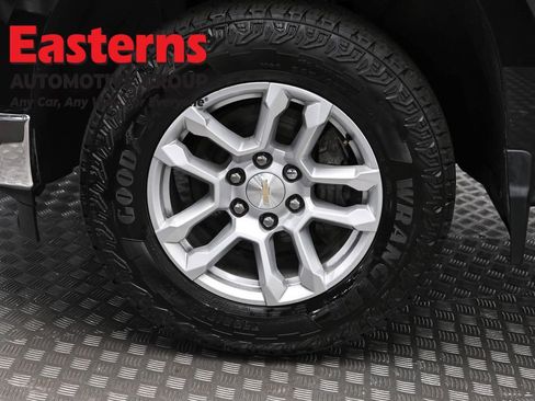 Used 2023 Chevrolet Silverado 1500 LT AWD/4WD image 34