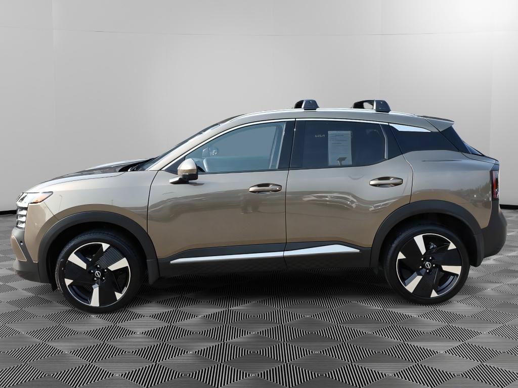 Used 2025 Nissan Kicks SR FWD image 3