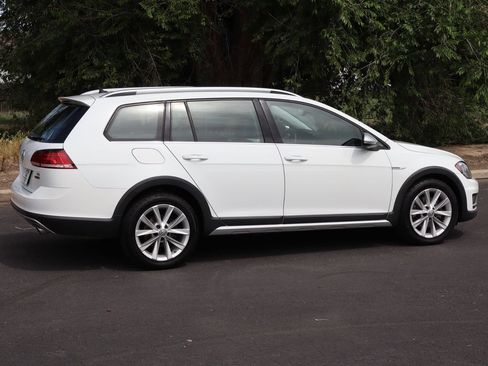 Used 2018 Volkswagen Golf Alltrack S AWD/4WD image 4