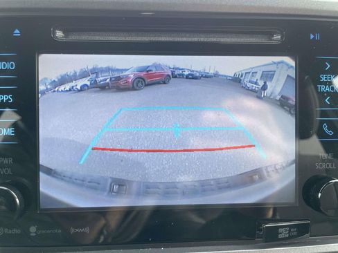 Used 2018 Toyota Tacoma TRD Sport image 26