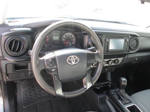 Used 2017 Toyota Tacoma SR5 image 11