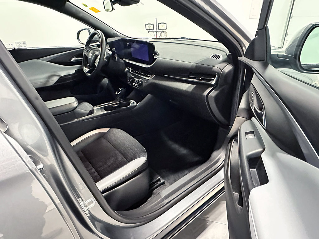 Used 2024 Buick Envista Preferred FWD image 21
