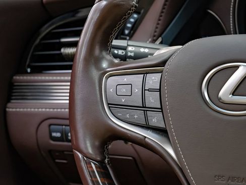 Used 2018 Lexus LS 500 w/ Luxury Package RWD image 19