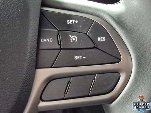 Used 2020 Jeep Cherokee Latitude Plus FWD image 13