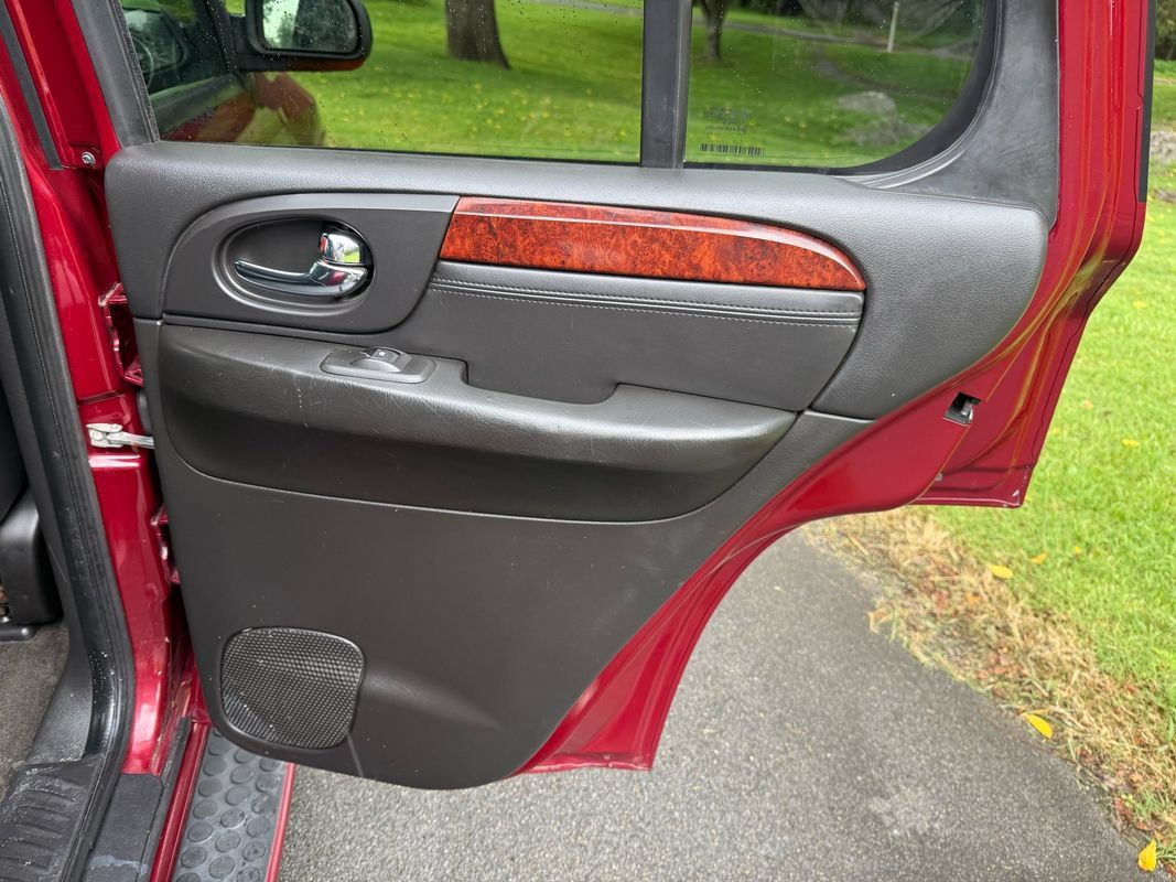 Used 2007 GMC Envoy Denali AWD/4WD image 29