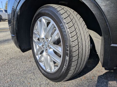 Used 2020 Buick Envision Premium AWD/4WD image 36