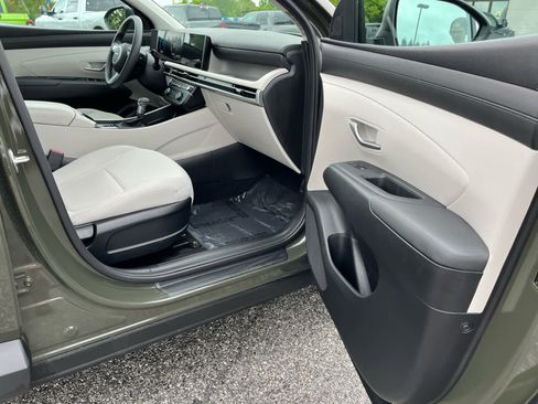 Used 2025 Hyundai Tucson SE FWD image 31
