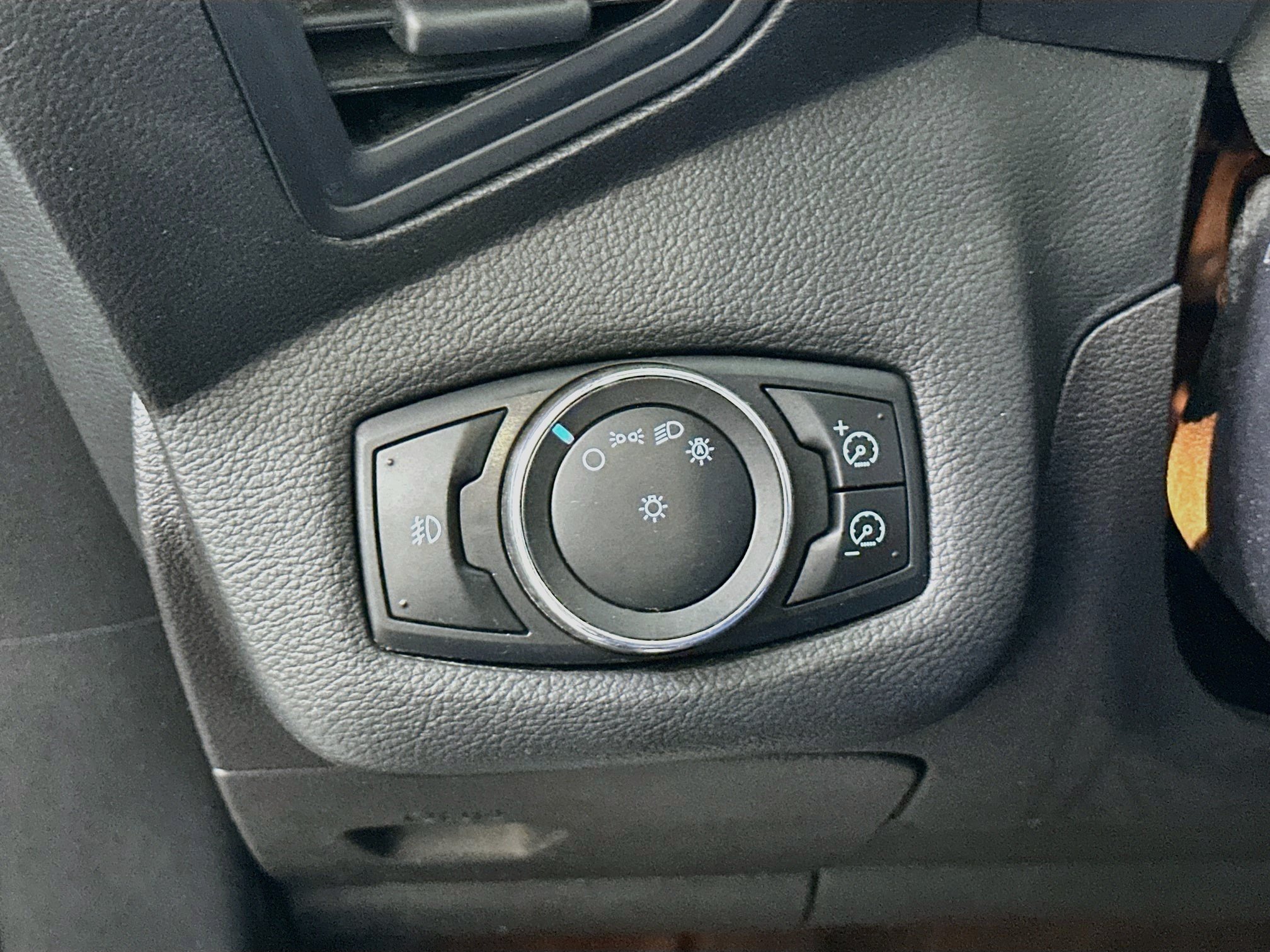 Used 2013 Ford Escape SE FWD image 16