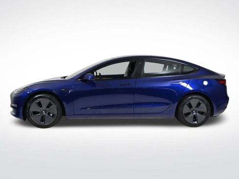Used 2023 Tesla Model 3 Standard Range image 2