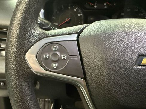 Used 2021 Chevrolet Traverse LS image 29