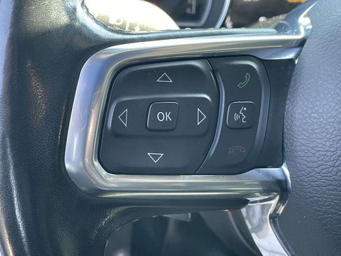 Used 2022 Jeep Gladiator Overland image 19