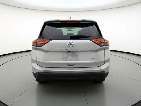 Used 2025 Nissan Rogue SV image 6