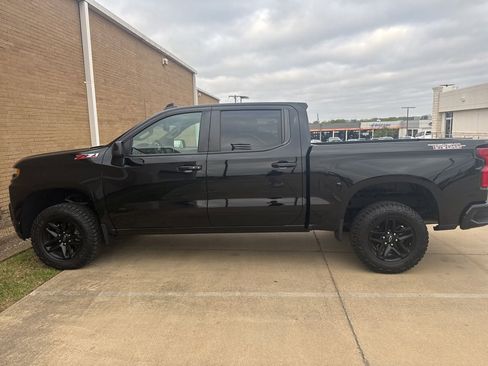 Used 2020 Chevrolet Silverado 1500 LT Trail Boss image 9