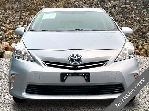 Used 2014 Toyota Prius V Two FWD image 3