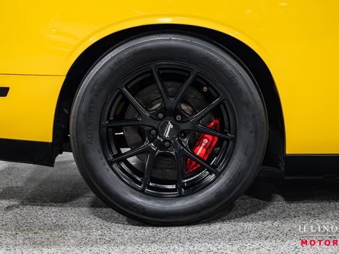 Used 2010 Dodge Challenger SRT8 w/ Special Edition Group image 14